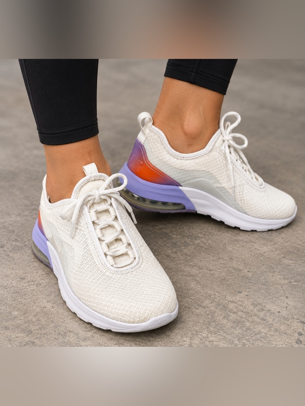 Nike Women’s Air Max Motion 2 Sneakers Size 7